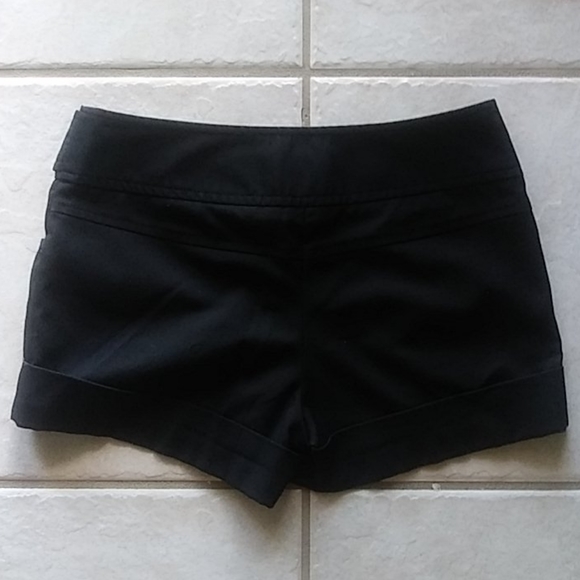 Tracy Evans Limited Black Short. - Picture 2 of 4